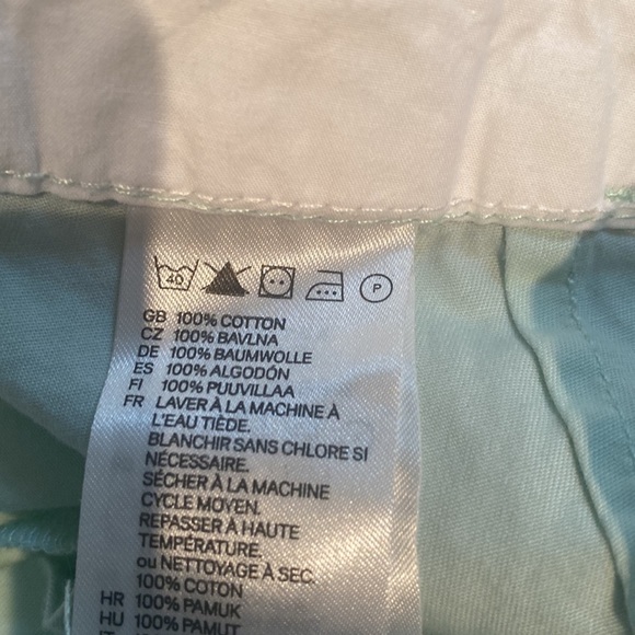 H&M size 6 cuffed hem shorts - Picture 7 of 7